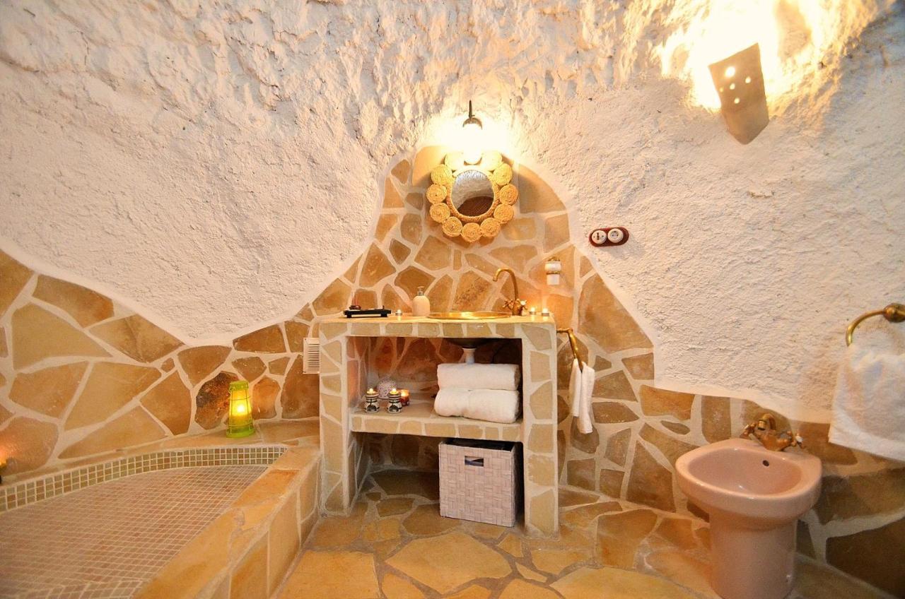House&Cave Parking And Terrace, In The City Grenada Zewnętrze zdjęcie