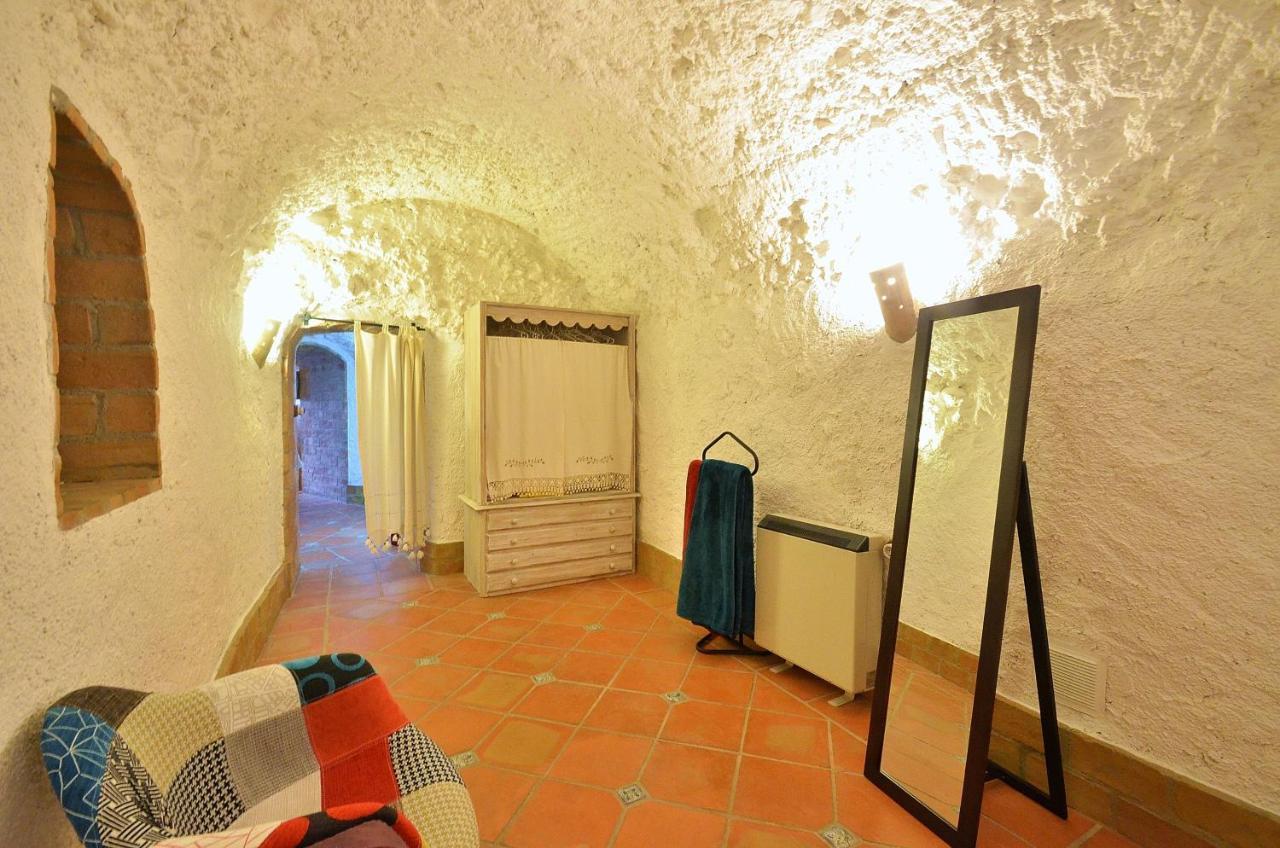 House&Cave Parking And Terrace, In The City Grenada Zewnętrze zdjęcie