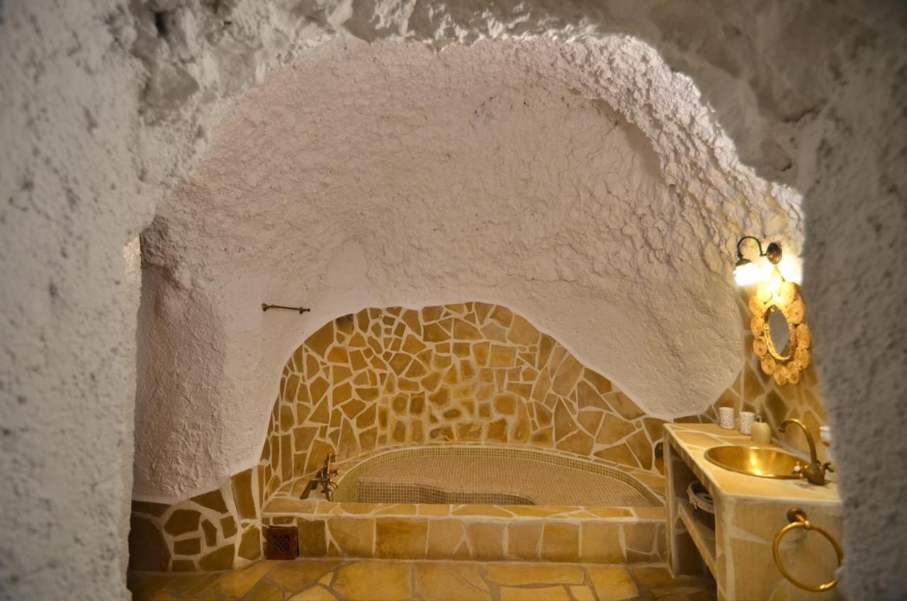 House&Cave Parking And Terrace, In The City Grenada Zewnętrze zdjęcie